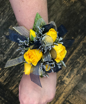 Corsage 8 
