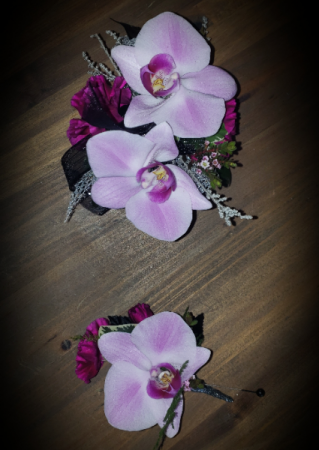 Corsage and Bout 