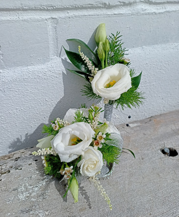 Corsage & Boutonniere  Combo Set in Glastonbury, CT | THE FLOWER DISTRICT
