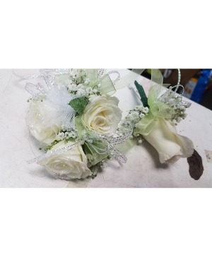 Corsage and Boutonniere set Any Occasion Party