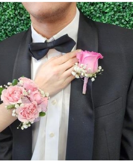 Corsage & Boutonniere For Prom or Graduation