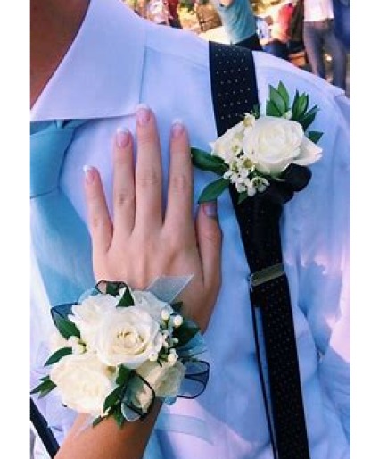 CORSAGE & BOUTONNIERE SET 
