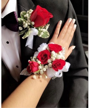 Cotillion Presentation Package Corsage, 2 Boutonnieres
