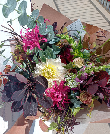 Creative Bouquet Designer's Choice in Glastonbury, CT | THE FLOWER DISTRICT