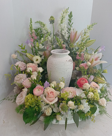 Cremation Florals  Designer's Choice in Glastonbury, CT | THE FLOWER DISTRICT