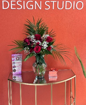 Crimson Bouquet  Lux-Rose 1dz