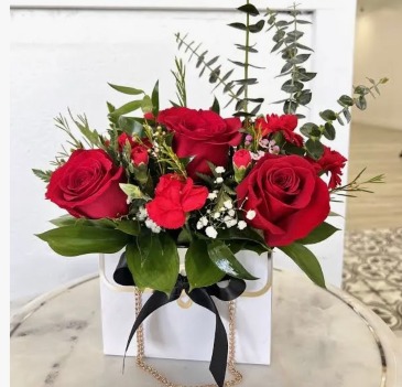 Crimson Love Purse (6 Rose, or Doz. Roses) Rose Arrangement in College Park, GA | WILLIS FLOWERS