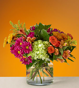 Crisp & Bright Vased Arrangement