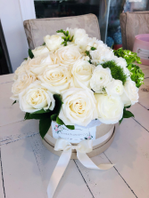 Crispy White assorted flowers