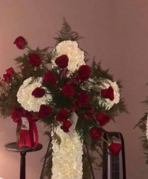 CROSS WITH ROSES SYMPATHY SPRAY
