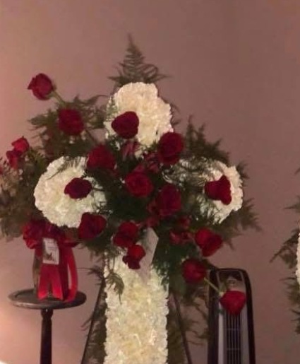 CROSS WITH ROSES SYMPATHY SPRAY