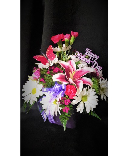 Cube of beauty centerpiece