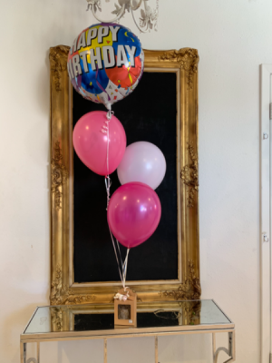 Cup cake and balloons Cup cakes and balloons