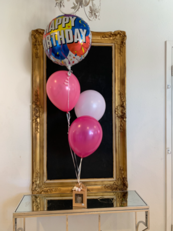 Cup cake and balloons Cup cakes and balloons