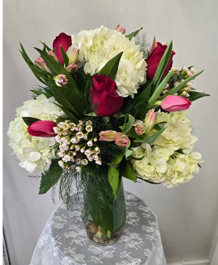 Cupid's Arrow Fresh Cut Mixed Bouquet