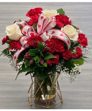 Cupid’s Favorite Bouquet Vase arrangement