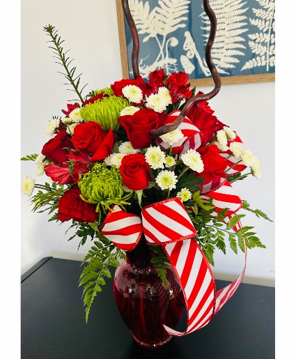 Custom designed by FLORAL ELEGANCE  
