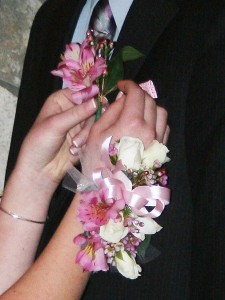 Customized Mixed Wrist Corsage & Boutonniere