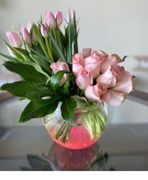 Cute pink tulips and roses 