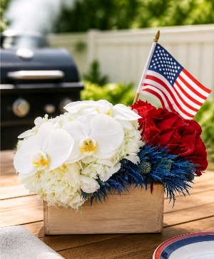 BLOOMING PATRIOT  Box Arrangement