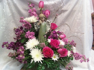 A 4 ANGEL & MIX OF FLOWERS