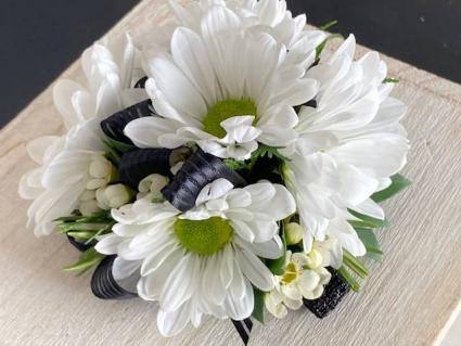 Daisies Corsage Fresh Flowers