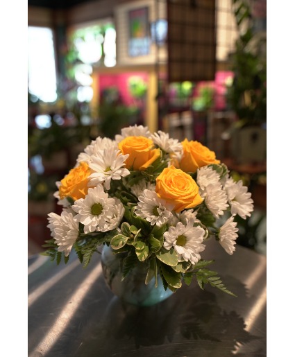 Daisy Bowl With Roses 