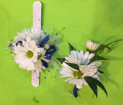 Daisy Days Wrist Corsage Powell Florist Exclusive