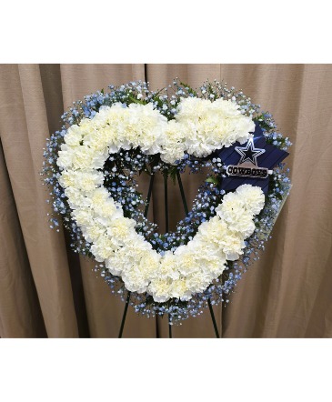 DALLAS COWBOY HEART EASEL HEART SHAPED SPRAY in Beeville, TX | ZIMMER FLORAL & NURSERY, INC.