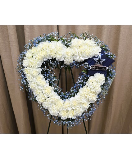 DALLAS COWBOY HEART EASEL HEART SHAPED SPRAY