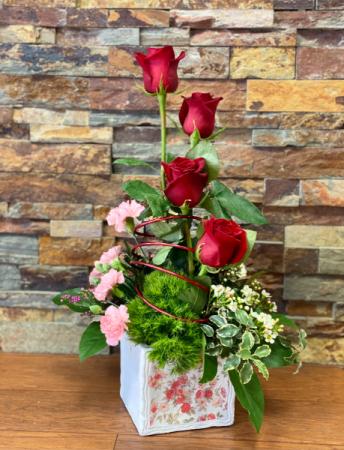 Dancing Roses Cube