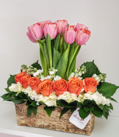 Danza de Tulipanes Flower Arrangement