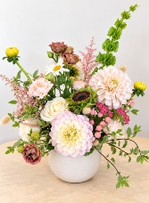 Darling Dahlias Floral arrangement