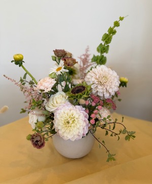 Darling Dahlias Floral arrangement