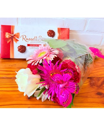 Date Night HAND-TIED BOUQUET + CHOCOLATES in Weatherford, OK | The Flower Box Florist