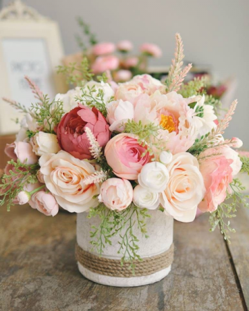 David Austin & Ranunculus 