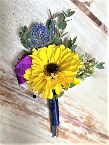 Country Time Boutonniere  in Jacksboro, TX | AMBROSE FLORAL DESIGNS