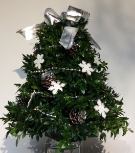 Decorated Boxwood Tree (Snowflake) 