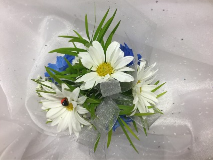 Delightful Daisies Wrist Corsage