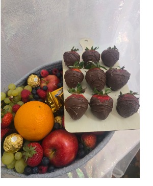 Deluxe Fruit & Chocolate Basket Gift Basket 