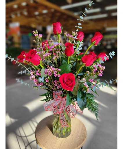 Deluxe Dozen Roses Green Thumbers Special