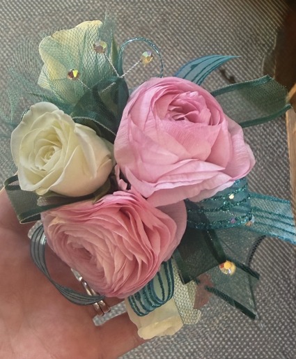 Deluxe Wrist Corsage Corsage