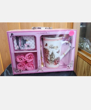 Designer Mom Box  Box of soap flowers and Mom Mug