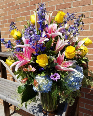 Designers Choice - Mix of Fresh Flowers Fresh Flower Mix