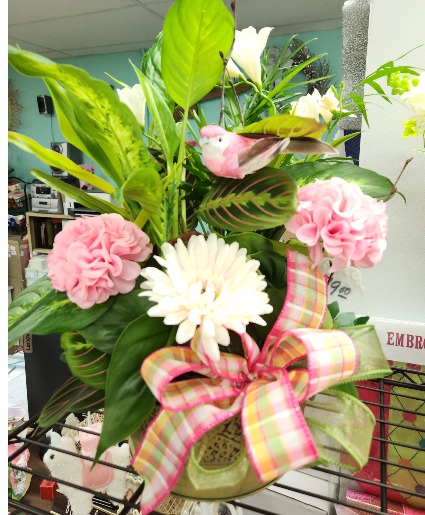 Dishgardens with Soft Accents Accent Colors Vary
