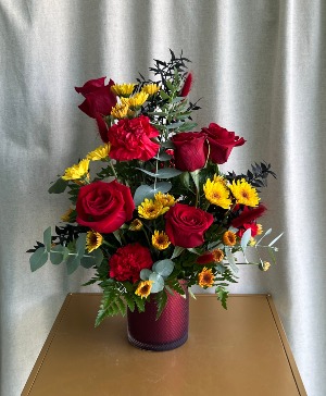 DIXON PRIDE FLOWER ARRANGEMENT