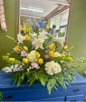 Double Easter lily table decor Easter flowers