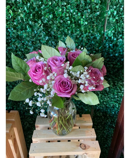 Dozen Lavender Roses in Vase Roses