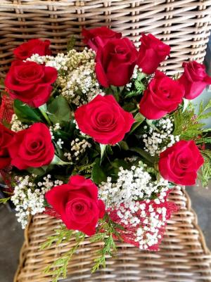 dozen red handtied with filler 