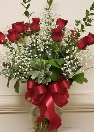  Red rose arrangement Roses